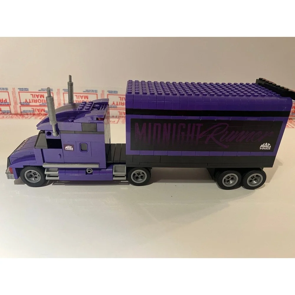 Mac Tools building bricks Truck